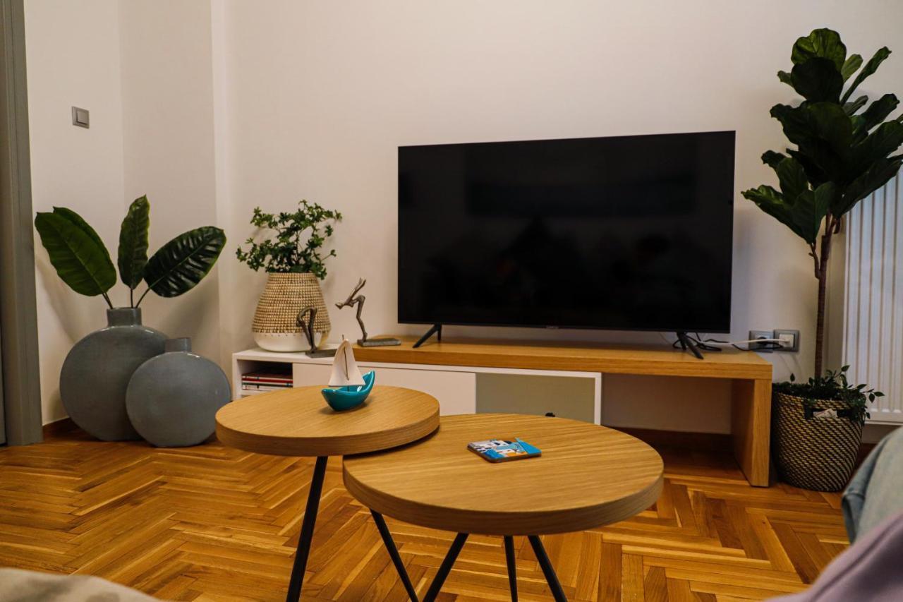 Newly Renovated 7 Min Walk From Acropolis Atenas